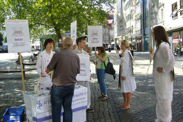 Aktionswoche gegen Botox-Tierversuche 2013 in Braunschweig