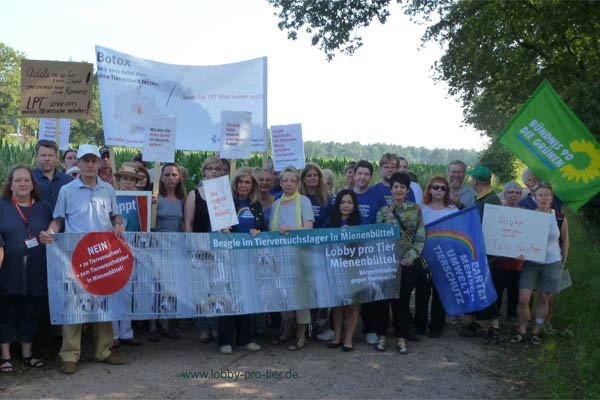 Aktionswoche gegen Botox-Tierversuche 2013 in Mienenbüttel