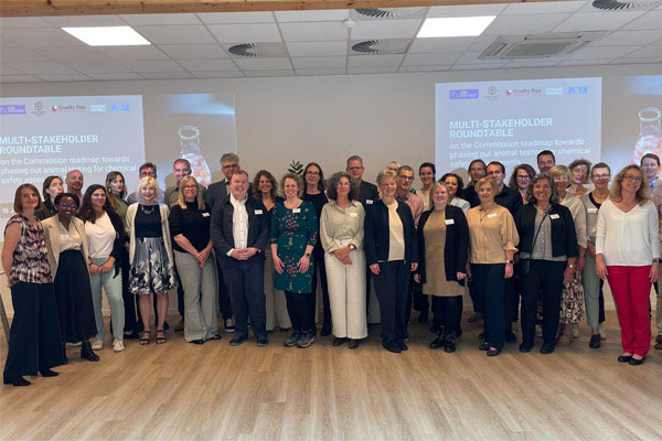 Roundtable-Gespräch zum Ausstieg aus dem Tierversuch